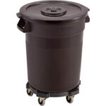 Global Industrial™ Plastic Trash Can with Lid & Dolly 20 Gallon Brown