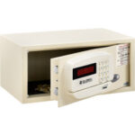 Global Industrial™ Personal Hotel Safe Electronic Lock w/Card Slot 18Wx15Dx9H Keyed Alike WHT