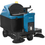 Global Industrial™ Auto Ride-On Sweeper 49"" Cleaning Path