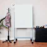 Global Industrial™ Mobile Glass WhiteBoard - 36""W x 48""H